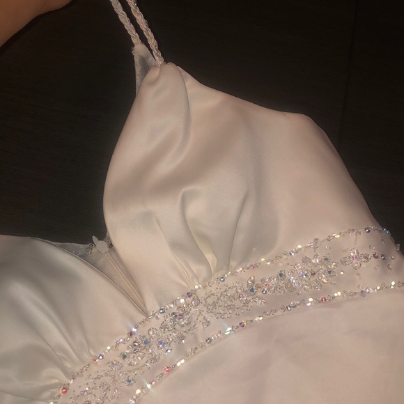 Gorgeous hand-beaded white dress with sheer back - wedding vibes - Picture 2 of 8